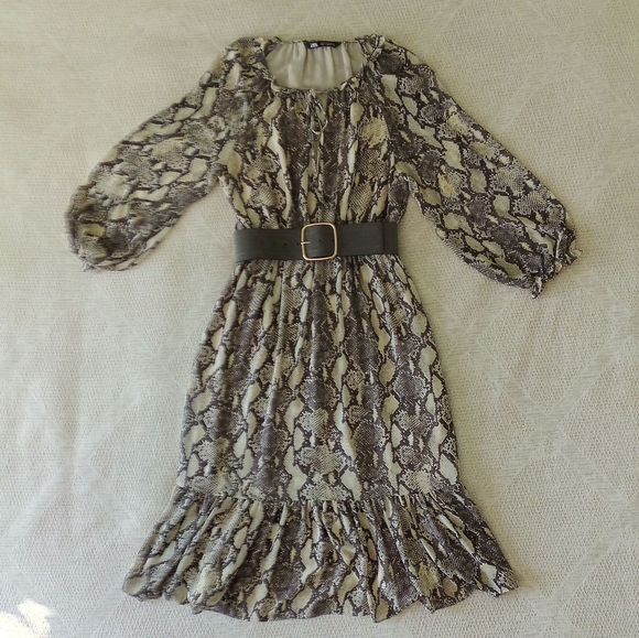 Snake/Python Print Midi-Dress with Belt - Picture 5 of 10